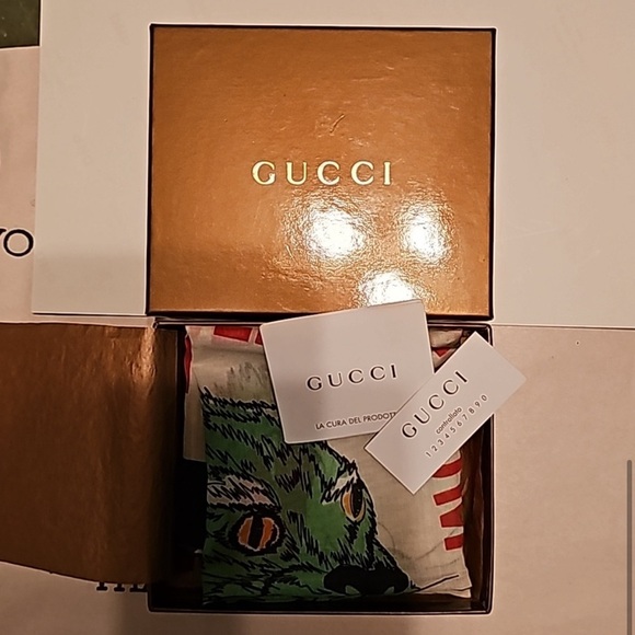 GUCCI Small Scarf - Picture 2 of 6